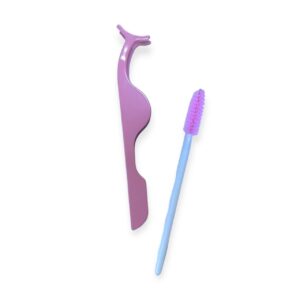 Pinza para pestañas + cepillo