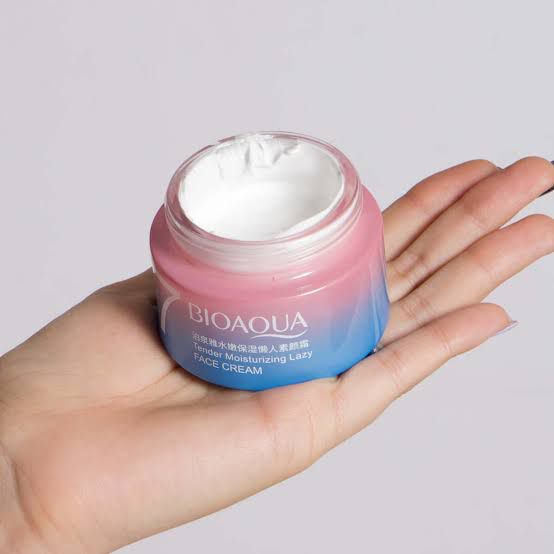 Crema hidratante aclaradora Vegana V7 Bioaqua 50 g